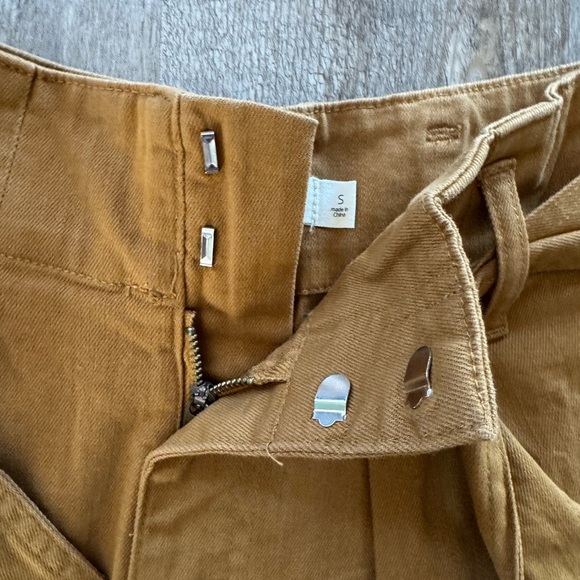 TLGA Self Trouser High Rise Shorts with Belt - Picture 3 of 6